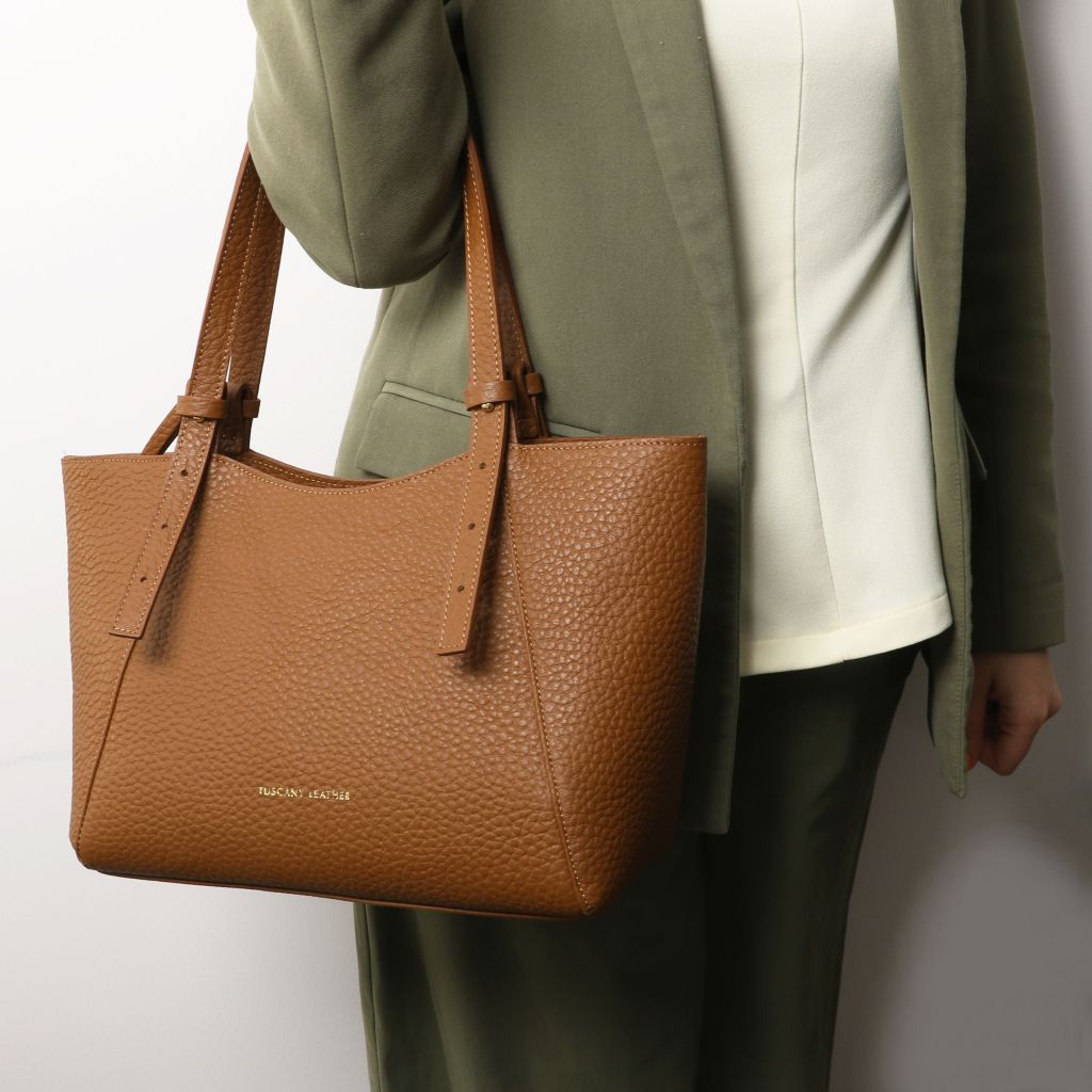 Libra — Leather Shoulder Bag · TL142580 - Orvayla